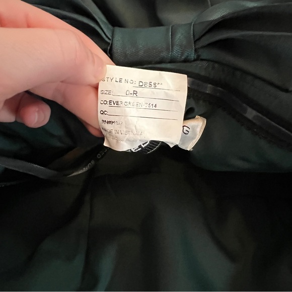 Alfred Sung Strapless Bow Back Satin Column Gown in Evergreen Size 0 - Picture 11 of 13